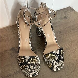 Aldo Black and Cream Snakeskin Python Open Toed Heels - 7.5 - Excellent conditio